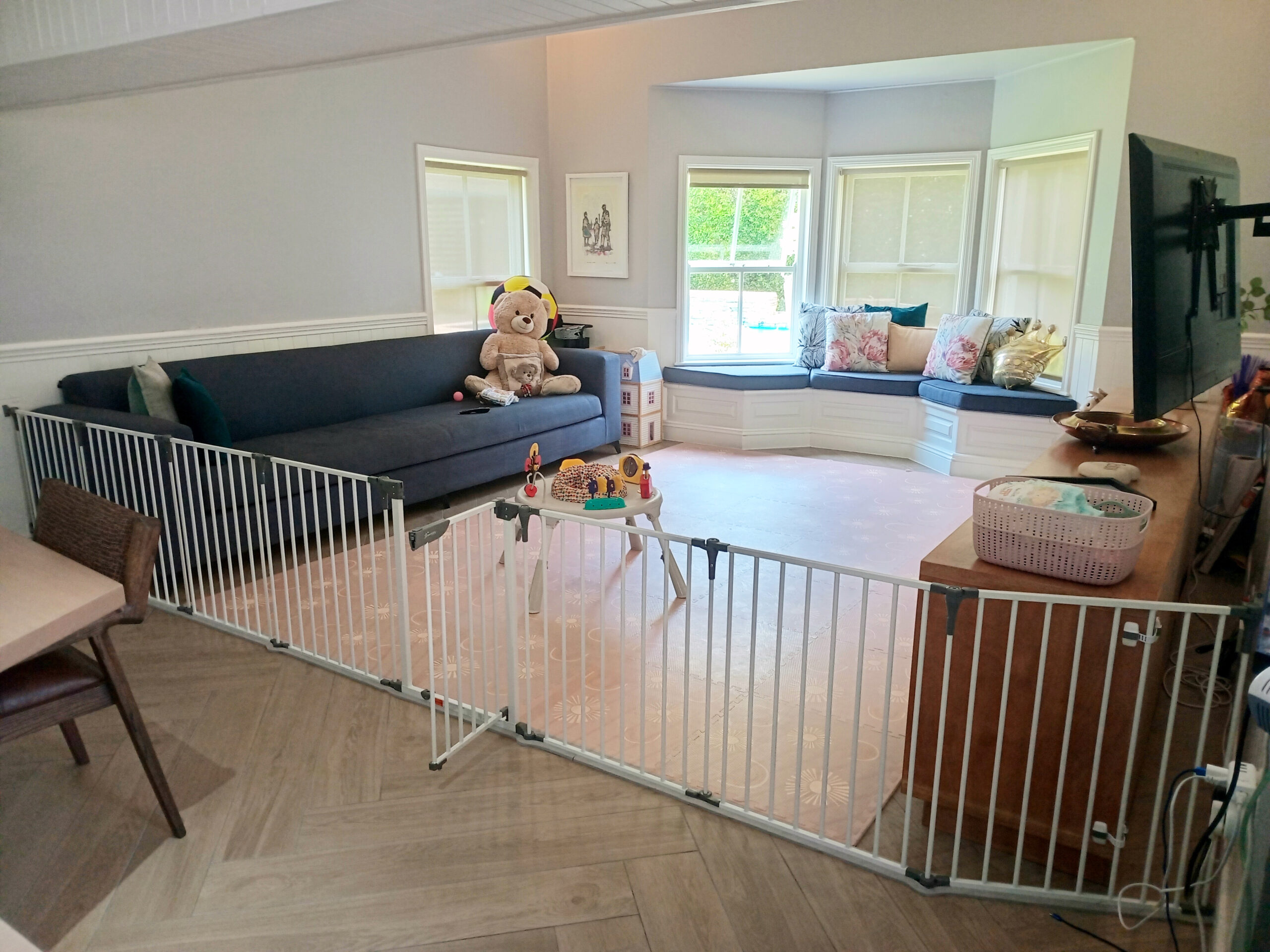 childproofing-open-plan-living-spaces-creating-childproof-zones