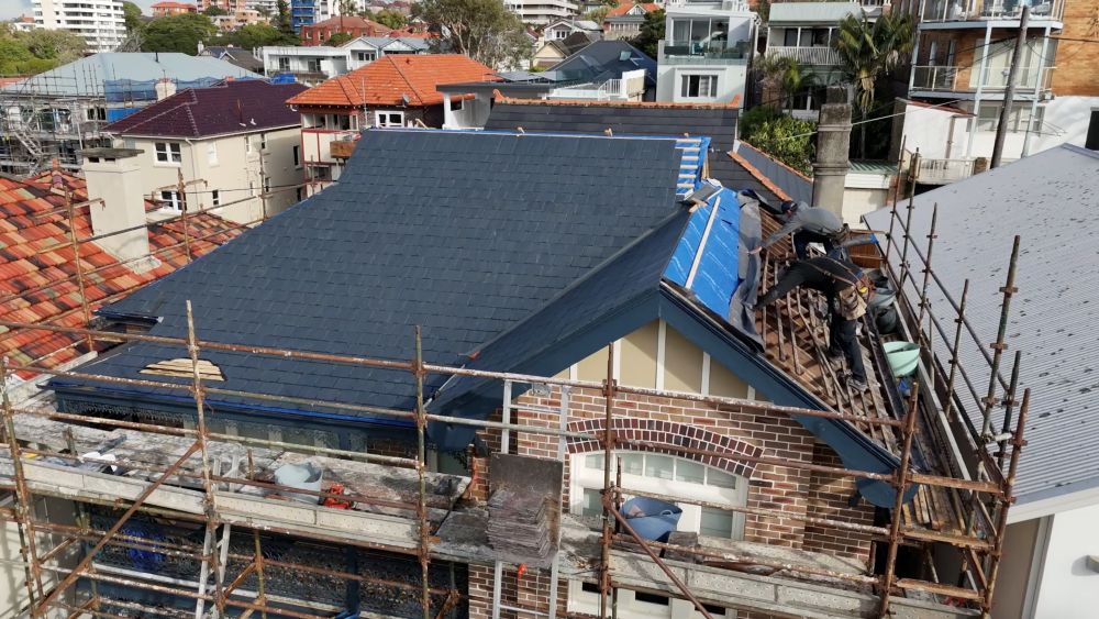 Glendyne Slate: The Perfect Choice for Canadian Roof Replacement