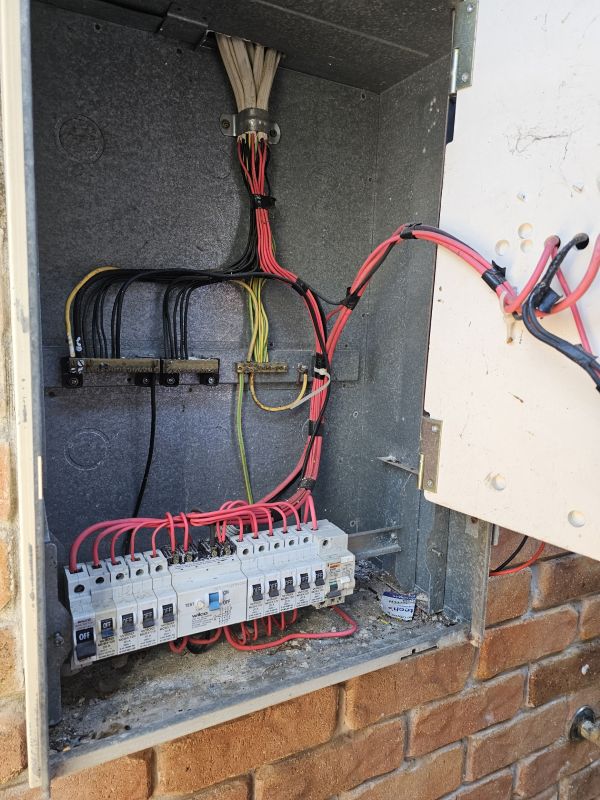 Solar Switchboard Upgrade Enhances Chelmer’s Air Con & Battery